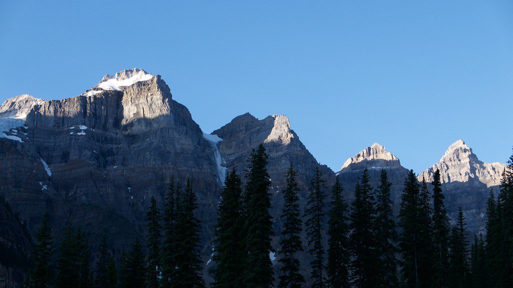 Turquoise Moraine Lake below the Valley of the Ten Peaks in Banff National Park